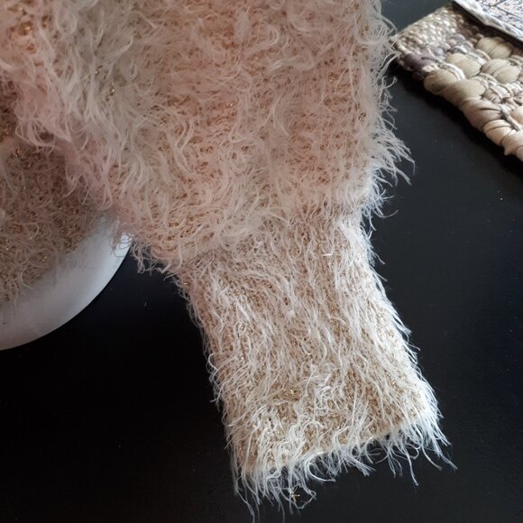 Sweater - Creamy Beige and Gold - Sz M/L - GED London - Picture 4 of 5
